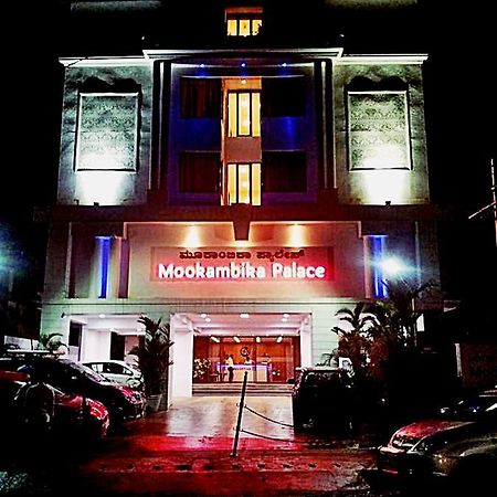 קולורו Hotel Mookambika Palace מראה חיצוני תמונה