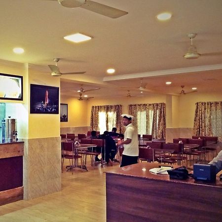 קולורו Hotel Mookambika Palace מראה חיצוני תמונה