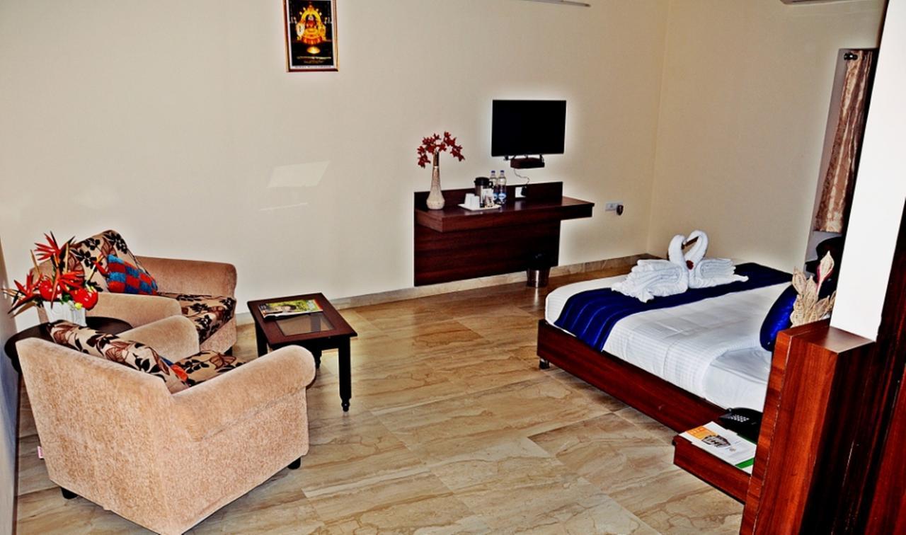 קולורו Hotel Mookambika Palace מראה חיצוני תמונה