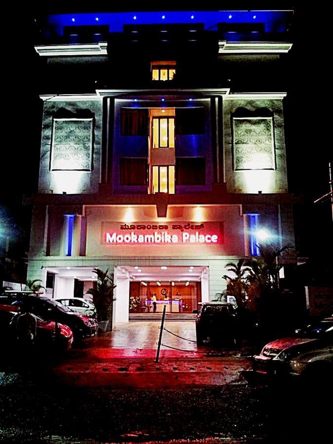 קולורו Hotel Mookambika Palace מראה חיצוני תמונה