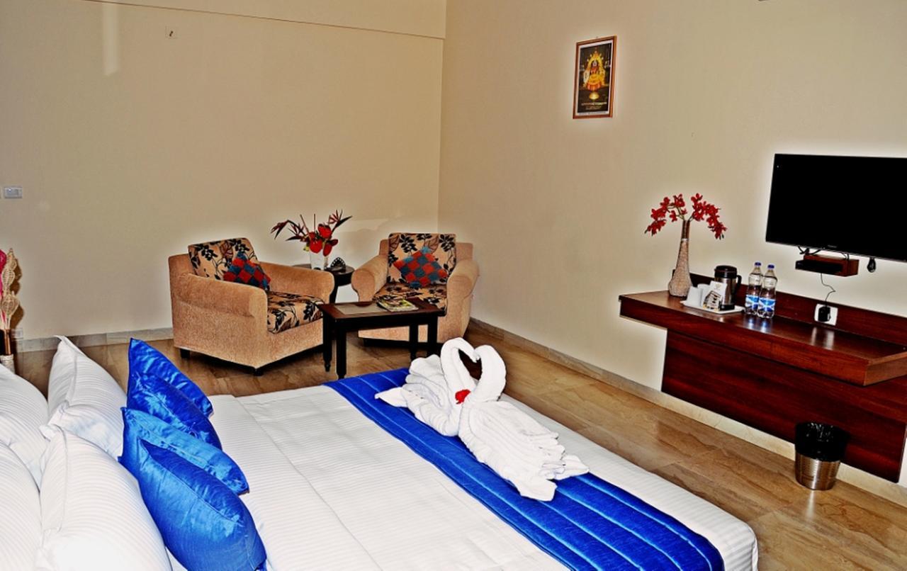 קולורו Hotel Mookambika Palace מראה חיצוני תמונה