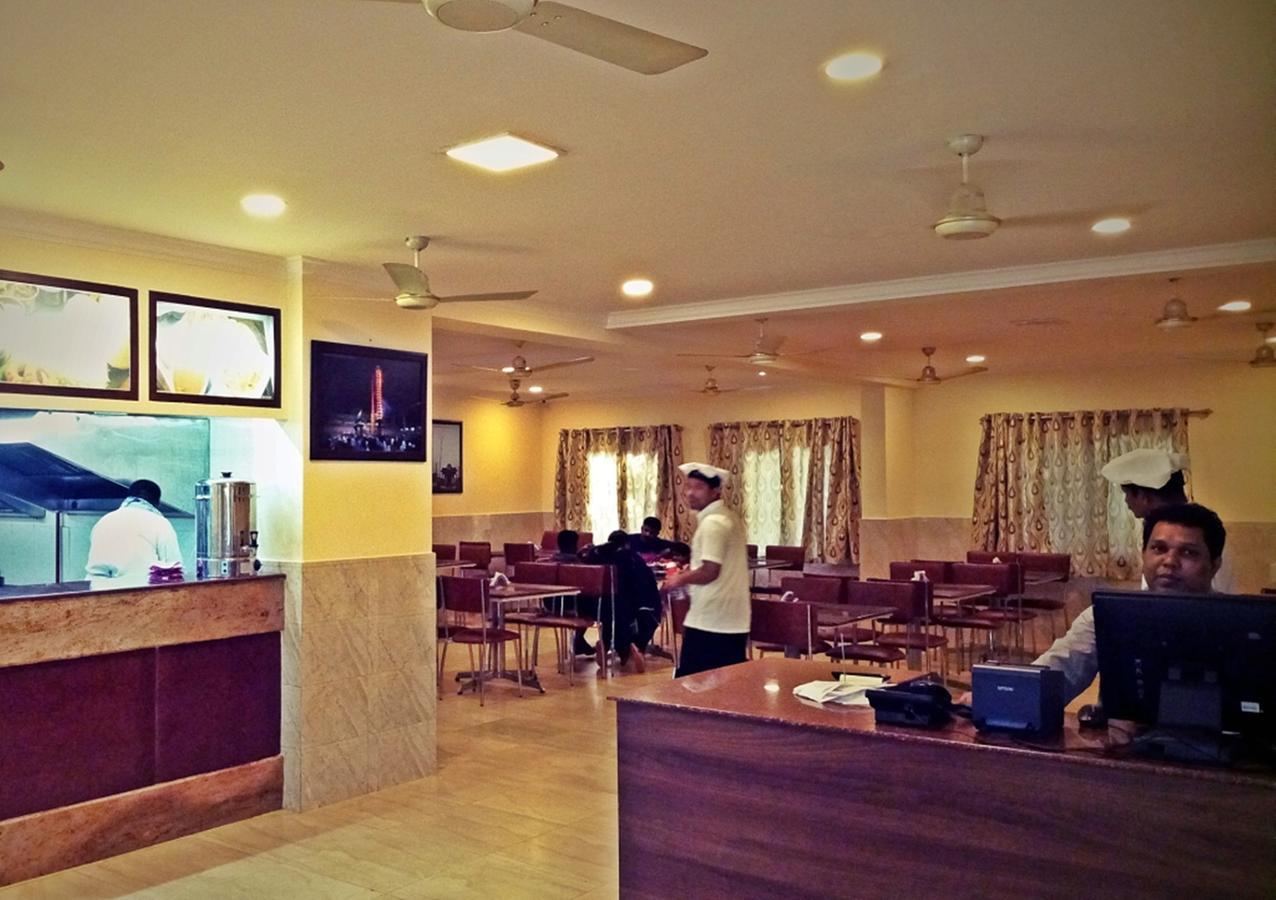 קולורו Hotel Mookambika Palace מראה חיצוני תמונה